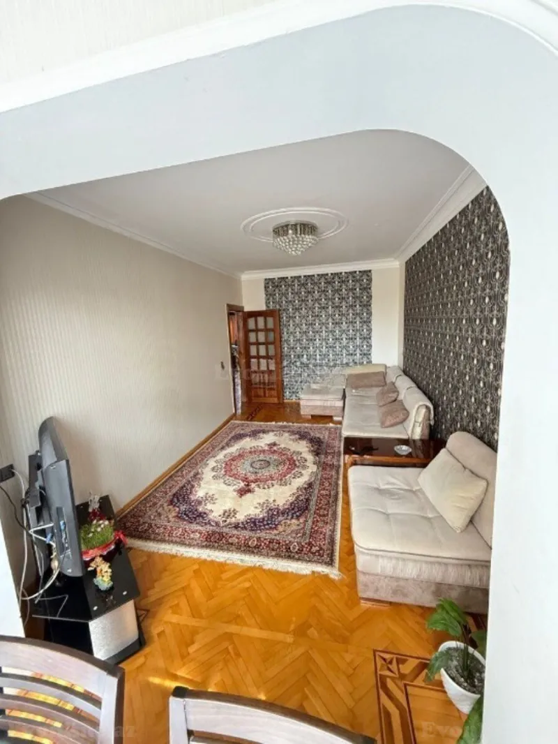 Satılır 3 otaqlı Mənzil Köhnə tikili 90 m² Azadlıq prospekti m. - şəkil 3