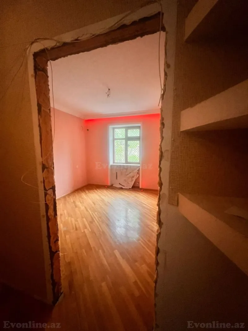 Satılır 3 otaqlı Mənzil Köhnə tikili 100 m² Elmlər Akademiyası m. - şəkil 6