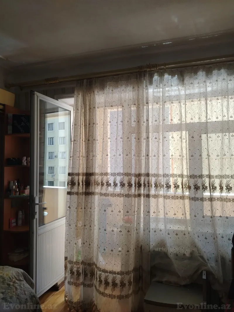3 otaqlı Mənzil 6 m² Elmlər Akademiyası m. Kirayə verilir