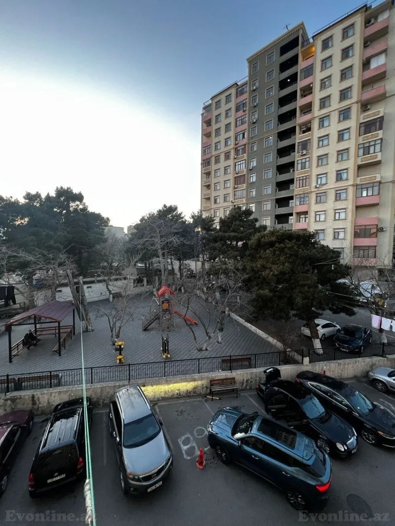 2 otaqlı Mənzil 50 m² 1-ci mikrorayon Satılır