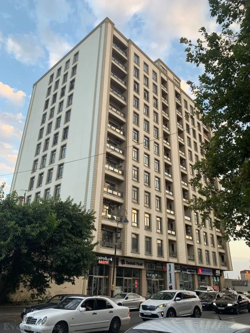 3 otaqlı Mənzil 69 m² 28 May m. Satılır
