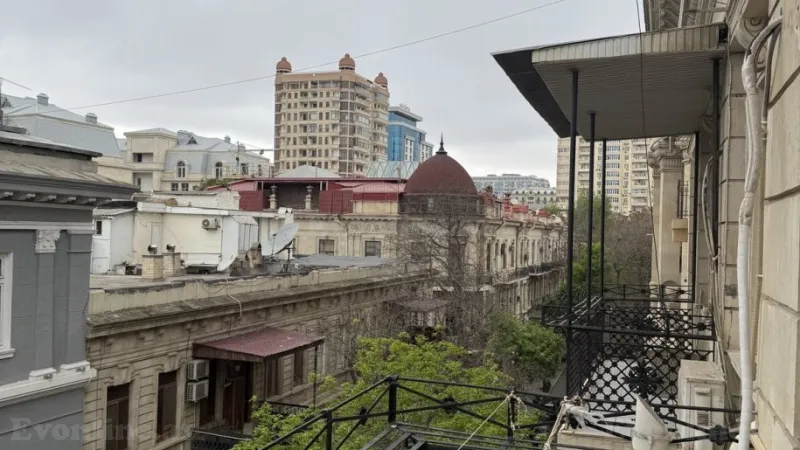 Satılır 7 otaqlı Mənzil Köhnə tikili 330 m² Sahil m. - şəkil 12