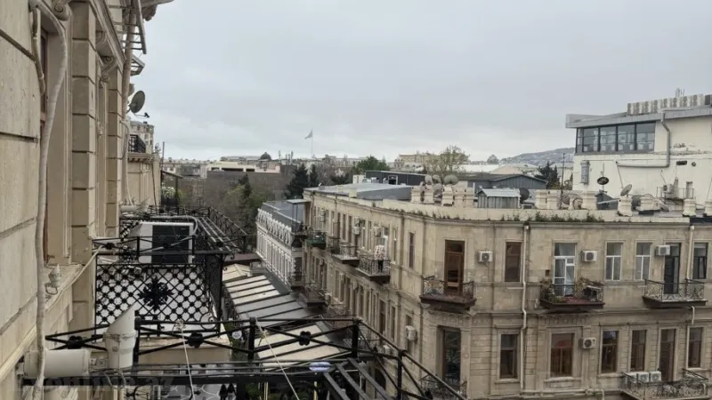 Satılır 7 otaqlı Mənzil Köhnə tikili 330 m² Sahil m. - şəkil 13