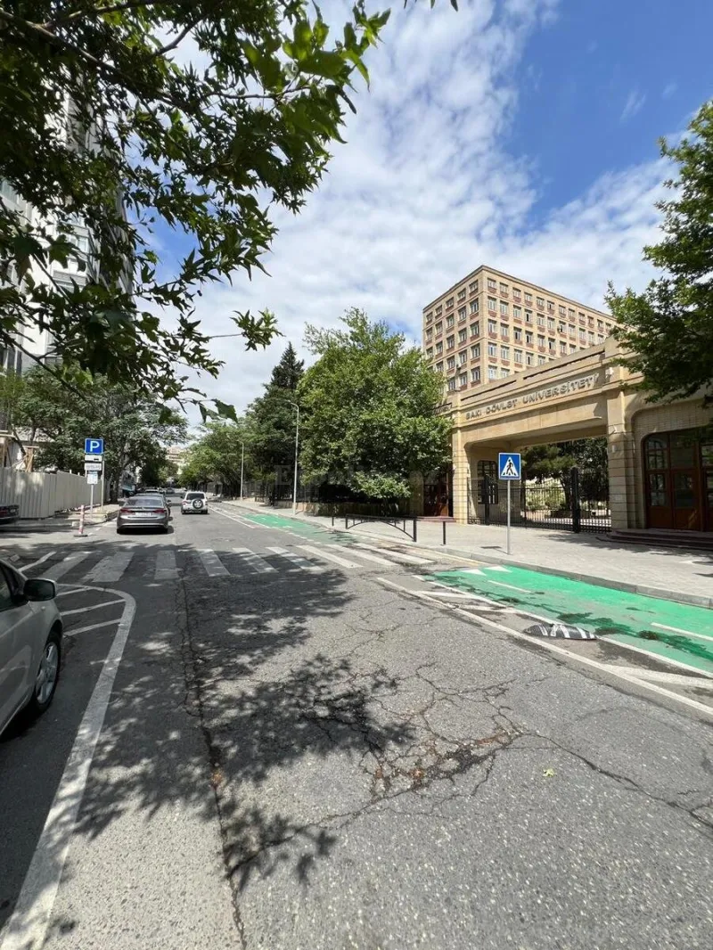 2 otaqlı Mənzil 80 m² Elmlər Akademiyası m. Satılır