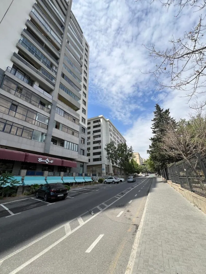 Satılır 2 otaqlı Mənzil Köhnə tikili 80 m² Elmlər Akademiyası m. - şəkil 2