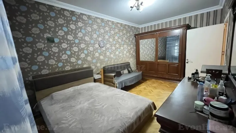 Satılır 5 otaqlı Mənzil Köhnə tikili 130 m² 8-ci mikrorayon - şəkil 2