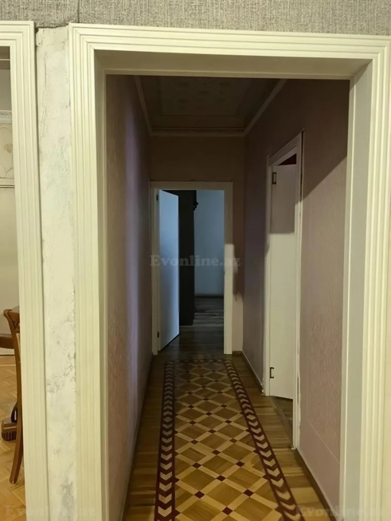 Satılır 5 otaqlı Mənzil Köhnə tikili 130 m² 8-ci mikrorayon - şəkil 6
