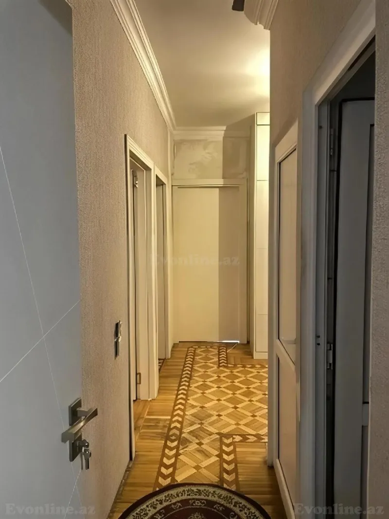 Satılır 5 otaqlı Mənzil Köhnə tikili 130 m² 8-ci mikrorayon - şəkil 7