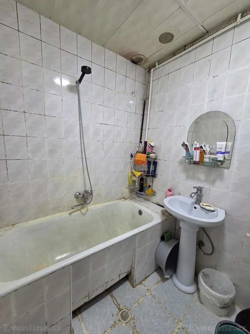 Satılır 2 otaqlı Mənzil Köhnə tikili 65 m² 8-ci mikrorayon - şəkil 12