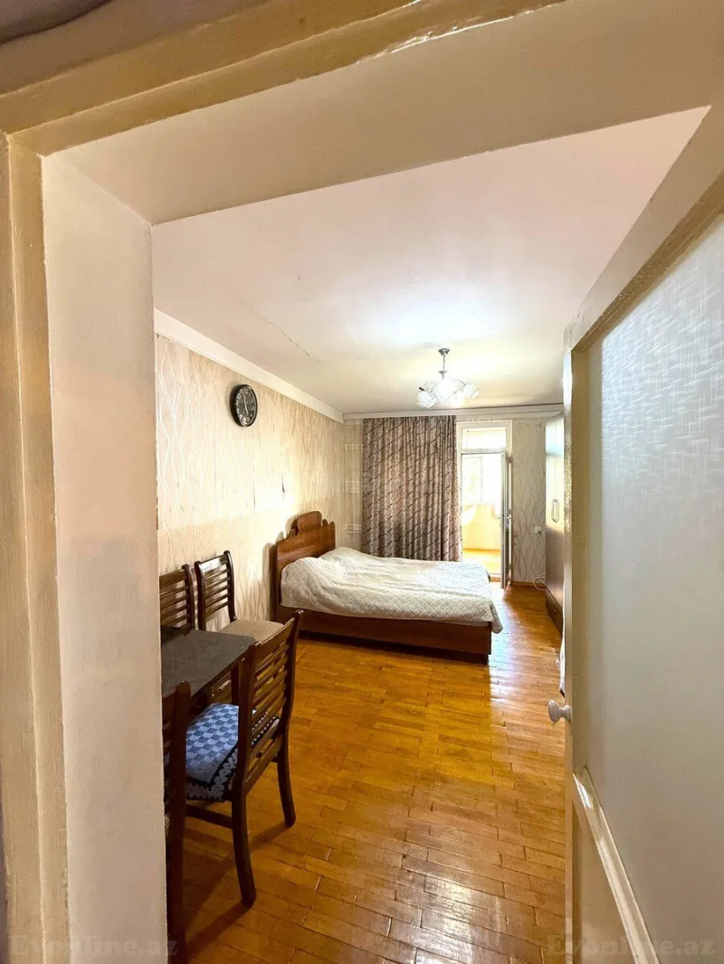 Satılır 3 otaqlı Mənzil Köhnə tikili 70 m² Qara Qarayev m. - şəkil 2