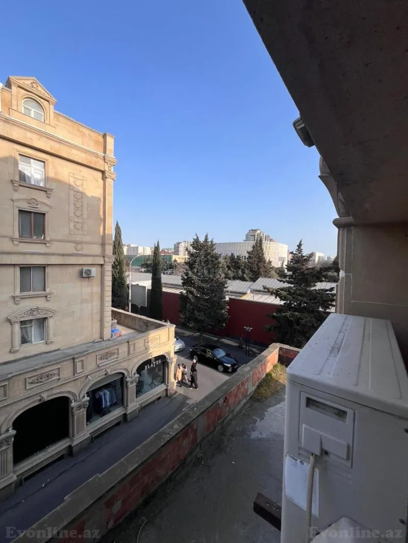 Satılır 2 otaqlı Mənzil Köhnə tikili 60 m² Gənclik m. - şəkil 4