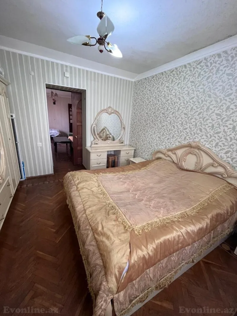 Satılır 2 otaqlı Mənzil Köhnə tikili 60 m² Gənclik m. - şəkil 8