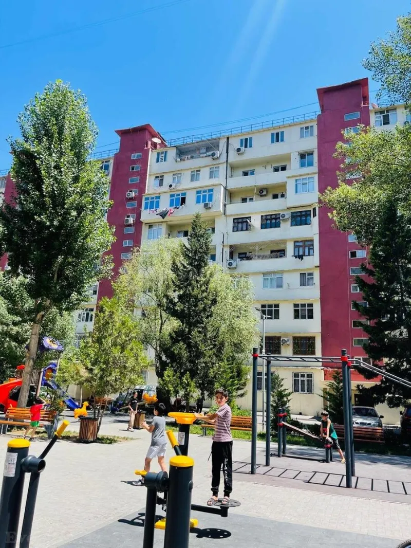Satılır 4 otaqlı Mənzil Köhnə tikili 110 m² Yeni Yasamal - şəkil 2