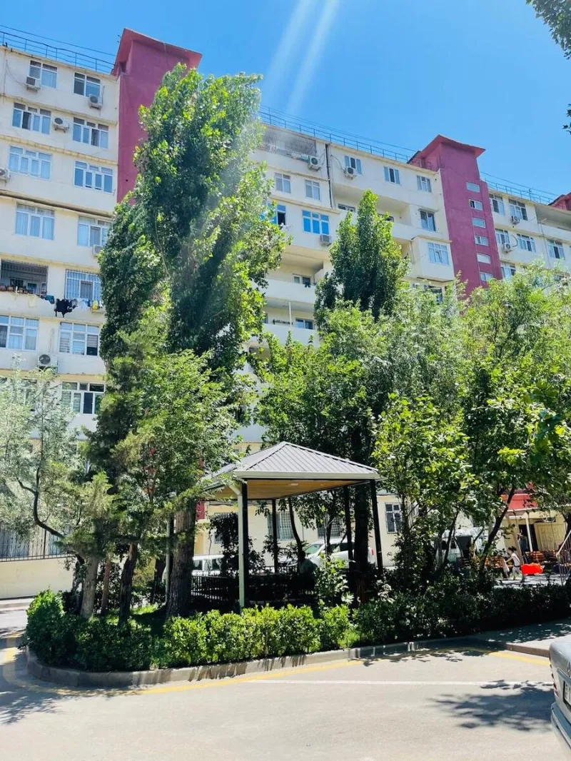 Satılır 4 otaqlı Mənzil Köhnə tikili 110 m² Yeni Yasamal - şəkil 3