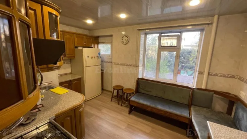 Kirayə verilir 3 otaqlı Mənzil Köhnə tikili 90 m² Nəriman Nərimanov m. - şəkil 2