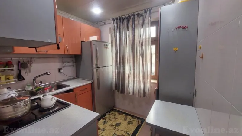 Satılır 4 otaqlı Mənzil Köhnə tikili 75 m² Neftçilər m.