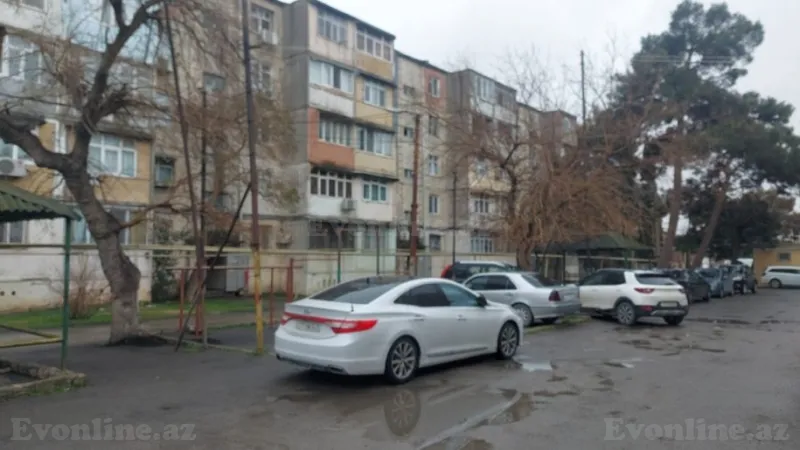 Satılır 4 otaqlı Mənzil Köhnə tikili 75 m² Neftçilər m. - şəkil 5