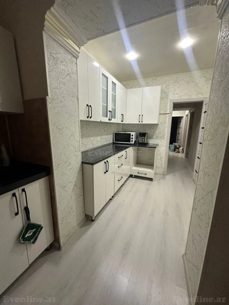 Satılır 3 otaqlı Mənzil Köhnə tikili 65 m² Sumqayıt