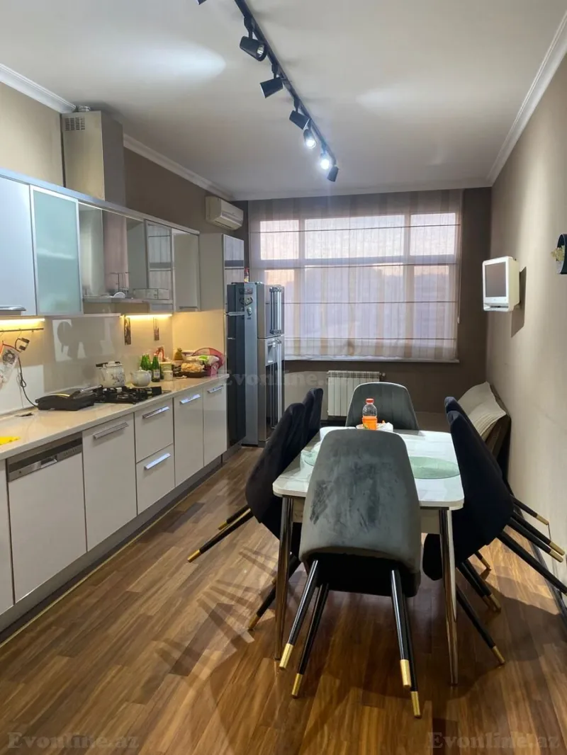 Satılır 4 otaqlı Mənzil Yeni tikili 170 m² Nəsimi r. - şəkil 7