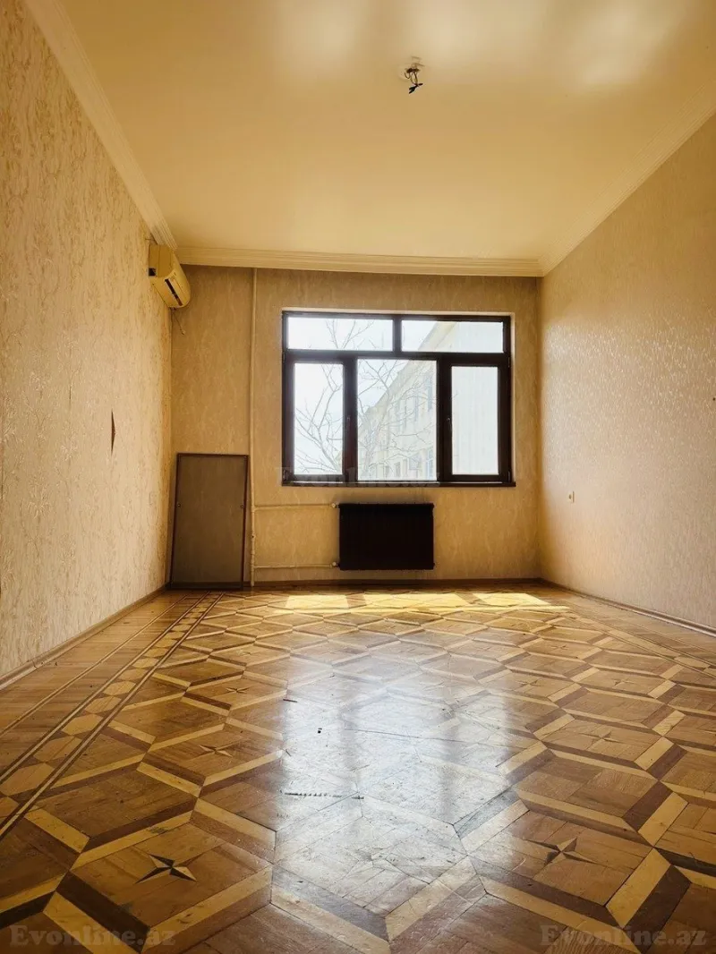 Satılır 3 otaqlı Mənzil Köhnə tikili 70 m² Gənclik m. - şəkil 2