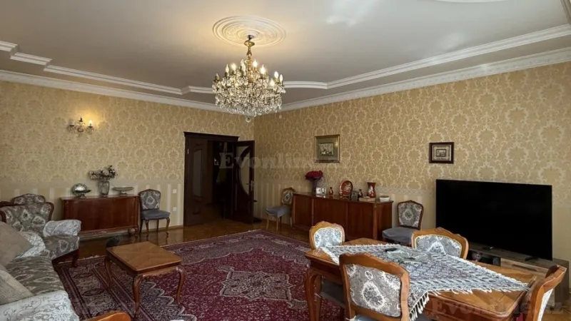 Satılır 4 otaqlı Mənzil Yeni tikili 195 m² Nəsimi r. - şəkil 3