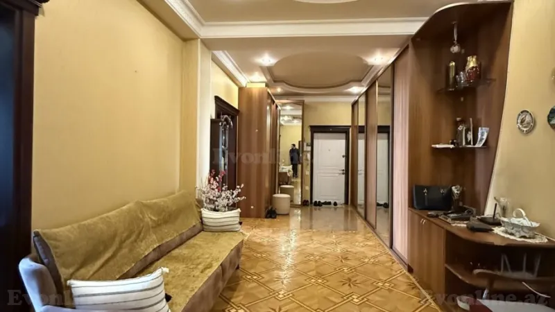 Satılır 4 otaqlı Mənzil Yeni tikili 195 m² Nəsimi r. - şəkil 5