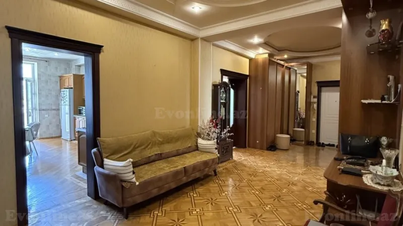 Satılır 4 otaqlı Mənzil Yeni tikili 195 m² Nəsimi r. - şəkil 7