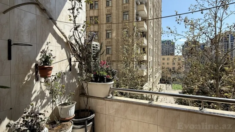Satılır 4 otaqlı Mənzil Yeni tikili 195 m² Nəsimi r. - şəkil 13