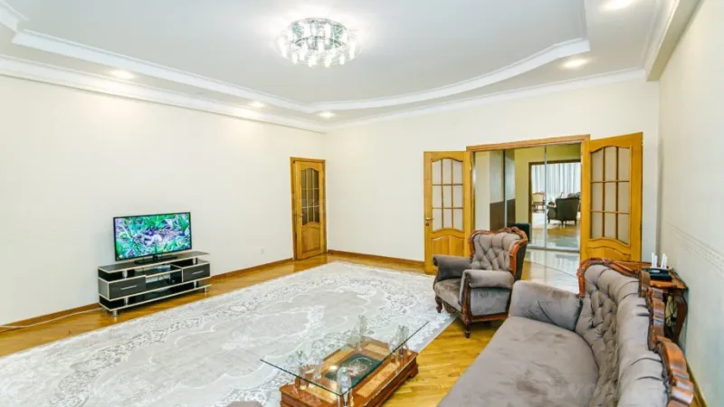 Kirayə verilir 3 otaqlı Mənzil Yeni tikili 150 m² 28 May m.