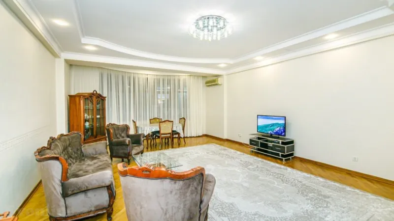 Kirayə verilir 3 otaqlı Mənzil Yeni tikili 150 m² 28 May m. - şəkil 6
