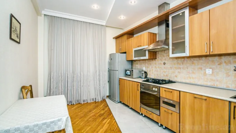Kirayə verilir 3 otaqlı Mənzil Yeni tikili 150 m² 28 May m. - şəkil 9
