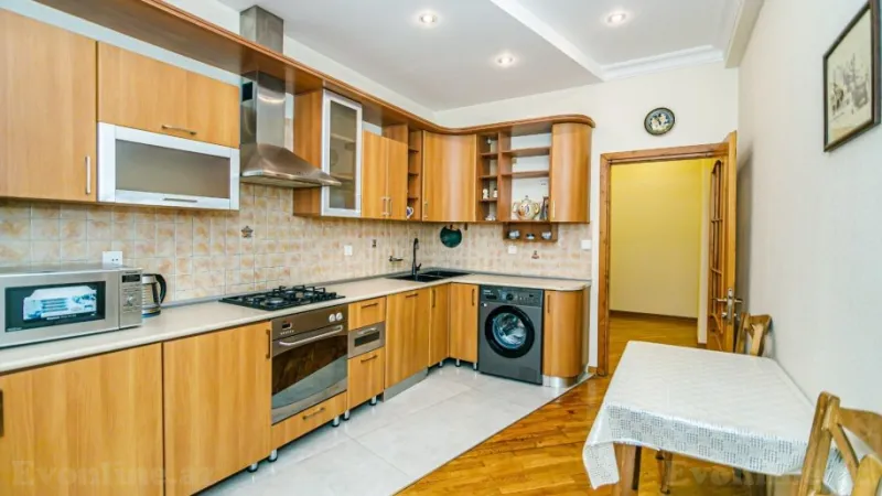 Kirayə verilir 3 otaqlı Mənzil Yeni tikili 150 m² 28 May m. - şəkil 10