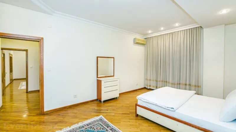 Kirayə verilir 3 otaqlı Mənzil Yeni tikili 150 m² 28 May m. - şəkil 19