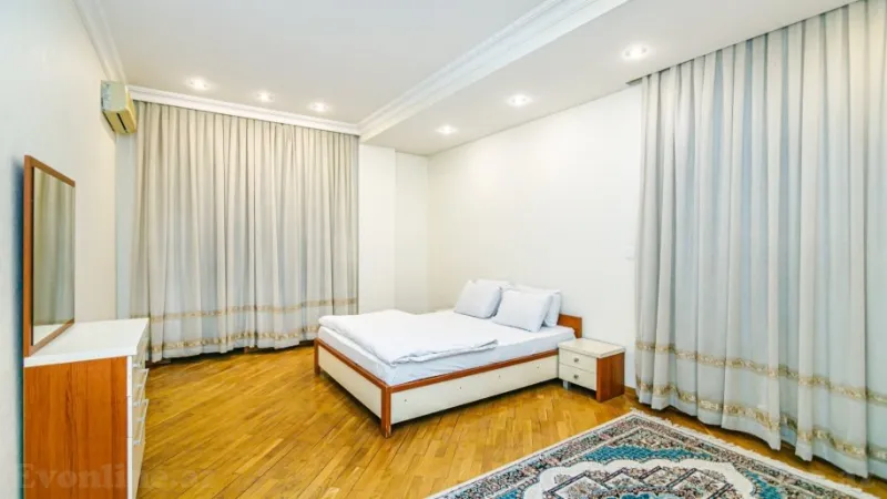 Kirayə verilir 3 otaqlı Mənzil Yeni tikili 150 m² 28 May m. - şəkil 20