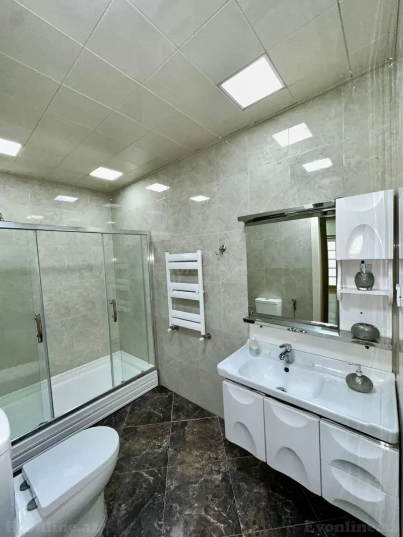 Kirayə verilir 3 otaqlı Mənzil Yeni tikili 135 m² 28 May m. - şəkil 10