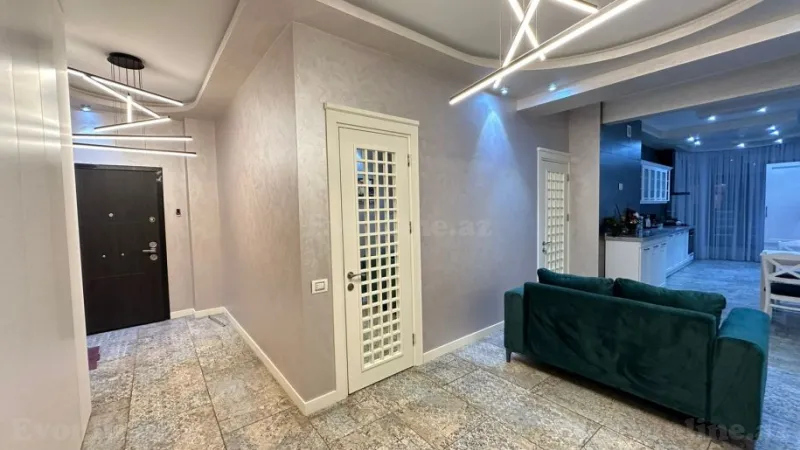Kirayə verilir 3 otaqlı Mənzil Yeni tikili 150 m² Xətai m. - şəkil 9