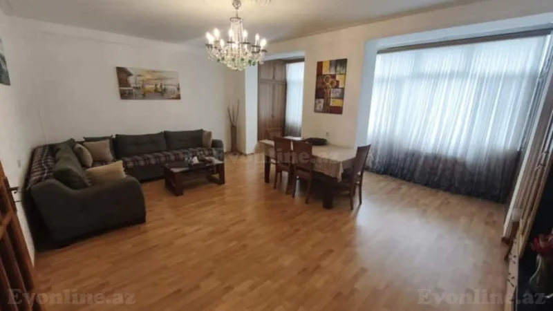 4 otaqlı Mənzil 95 m² 4-cü mikrorayon Satılır