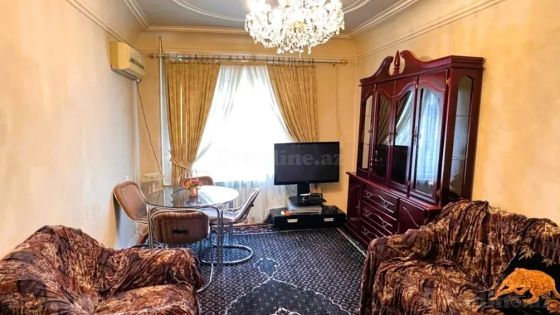 Kirayə verilir 4 otaqlı Mənzil Köhnə tikili 80 m² Yeni Yasamal
