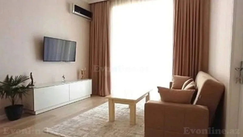 2 otaqlı Mənzil 42 m² İçərişəhər m. Kirayə verilir