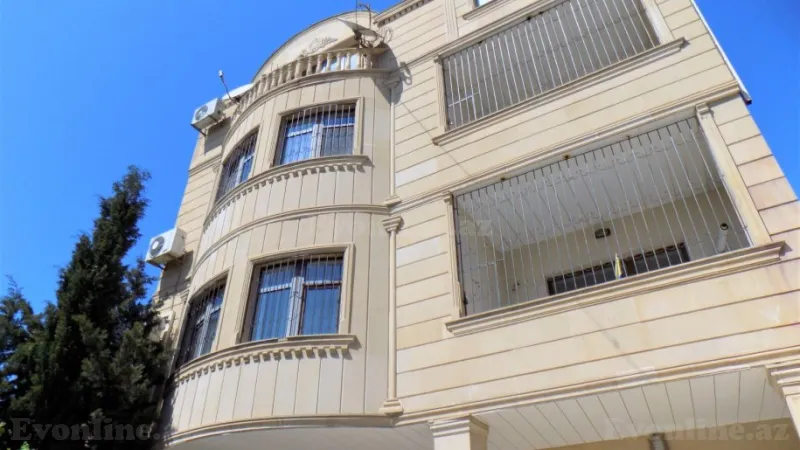 Kirayə verilir Ofis 560 m² 6-cı mikrorayon