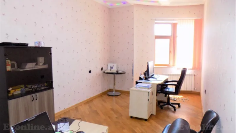 Kirayə verilir Ofis 560 m² 6-cı mikrorayon - şəkil 18