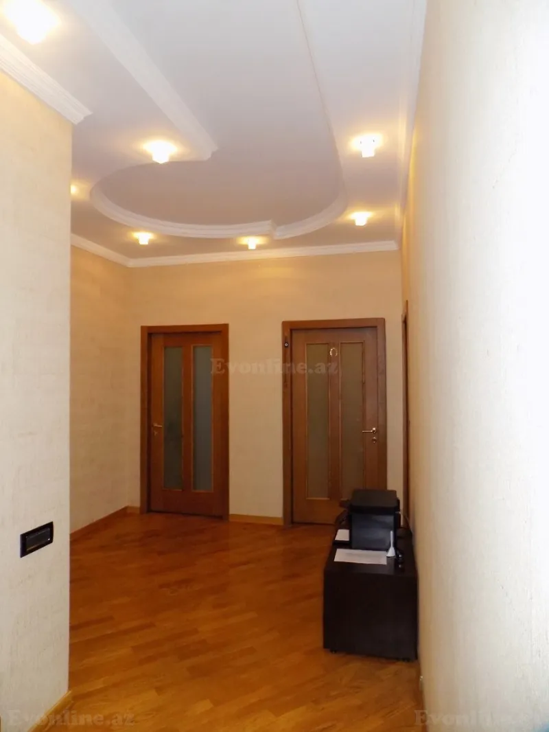Kirayə verilir Ofis 560 m² 6-cı mikrorayon - şəkil 20