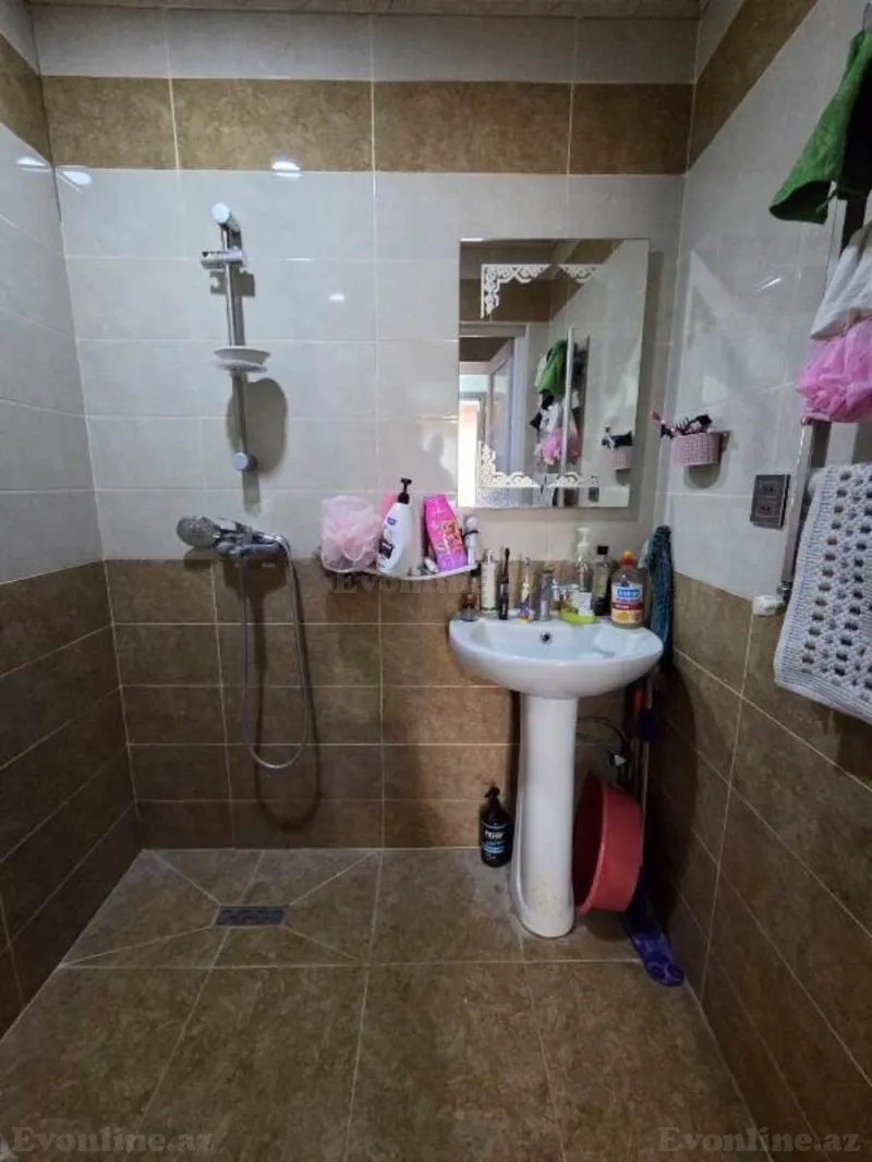 Satılır 2 otaqlı Mənzil Köhnə tikili 55 m² İnşaatçılar m. - şəkil 10