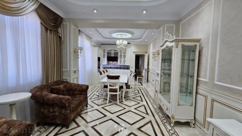 Satılır 4 otaqlı Mənzil Yeni tikili 155 m² Elmlər Akademiyası m. - şəkil 2