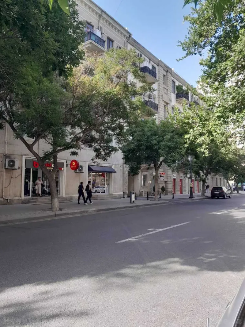 Obyekt 35 m² 28 May m. Kirayə verilir