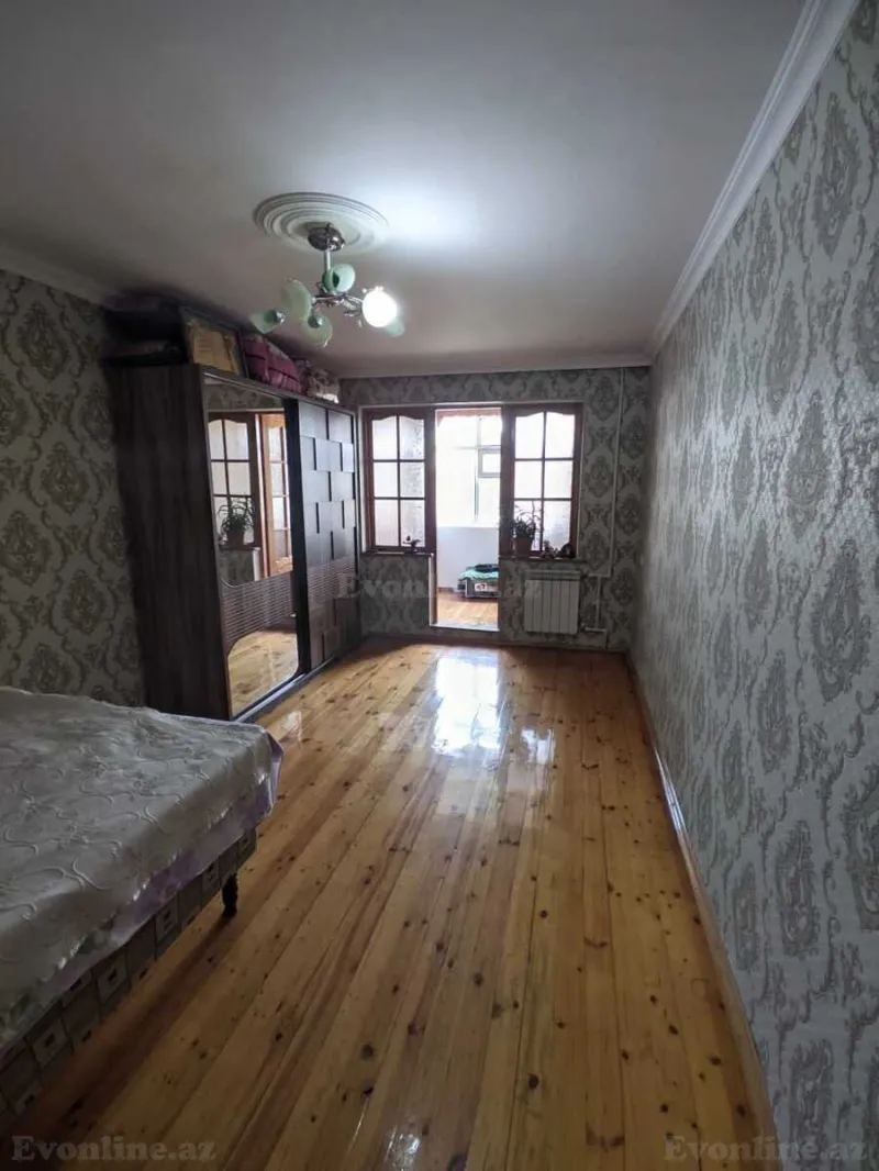 Satılır 4 otaqlı Mənzil Köhnə tikili 100 m² Xalqlar Dostluğu m. - şəkil 3