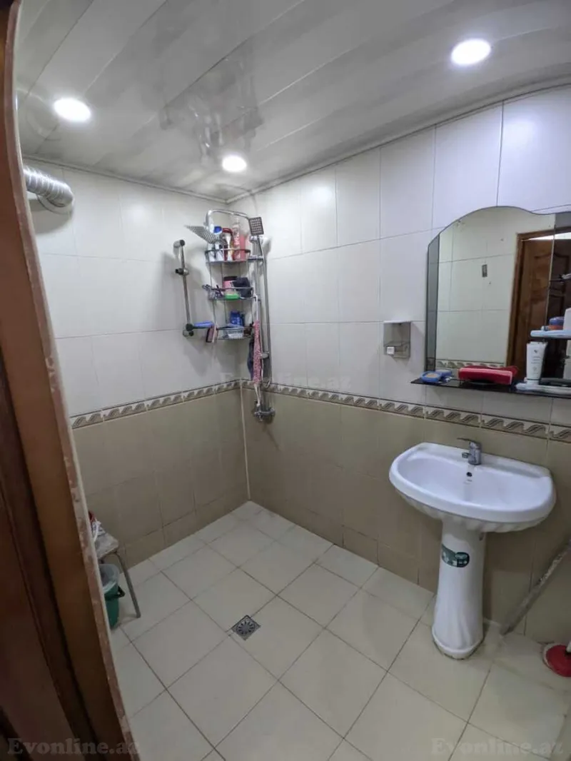 Satılır 4 otaqlı Mənzil Köhnə tikili 100 m² Xalqlar Dostluğu m. - şəkil 14