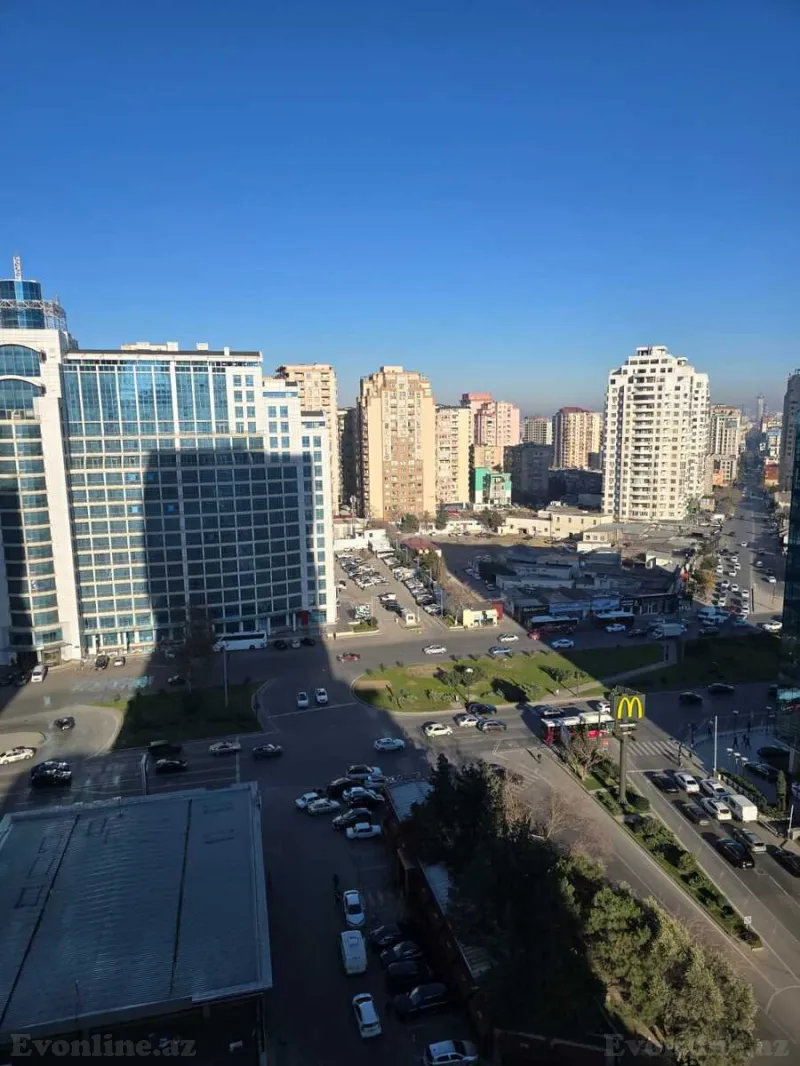 2 otaqlı Mənzil 100 m² 8 Noyabr m. Kirayə verilir