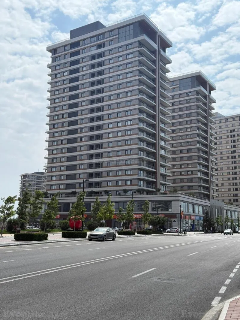 3 otaqlı Mənzil 120 m² Xətai r. Kirayə verilir