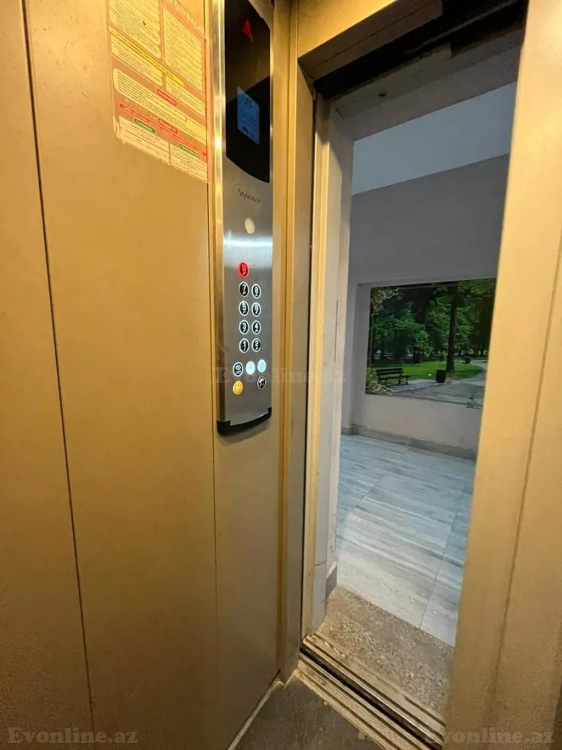 Satılır 1 otaqlı Mənzil Köhnə tikili 45 m² Gənclik m.